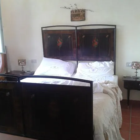 Le Due Rocche Bed and breakfast 3*